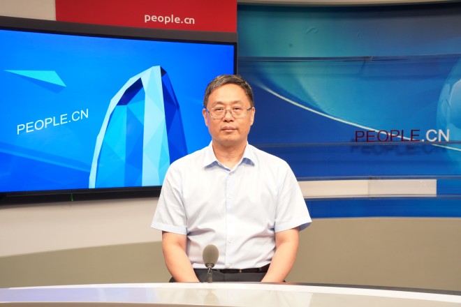 中國藝術研究院院長、黨委副書記周慶富做客人民網(wǎng)。張力洋攝