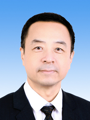 崔士鑫，男，漢族，1966年9月生，研究生學(xué)歷，中共黨員，現(xiàn)任人民日報社副總編輯兼機關(guān)黨委書記。