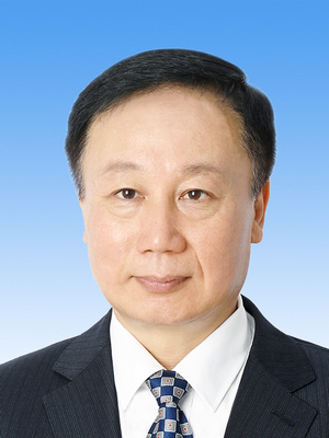 馬宏偉，男，滿族，1969年4月生，研究生學歷，中共黨員，現(xiàn)任人民日報社副總編輯。